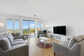 Beach Front Esplanade Victor Harbor - BYO Linen - Wi-Fi - Family